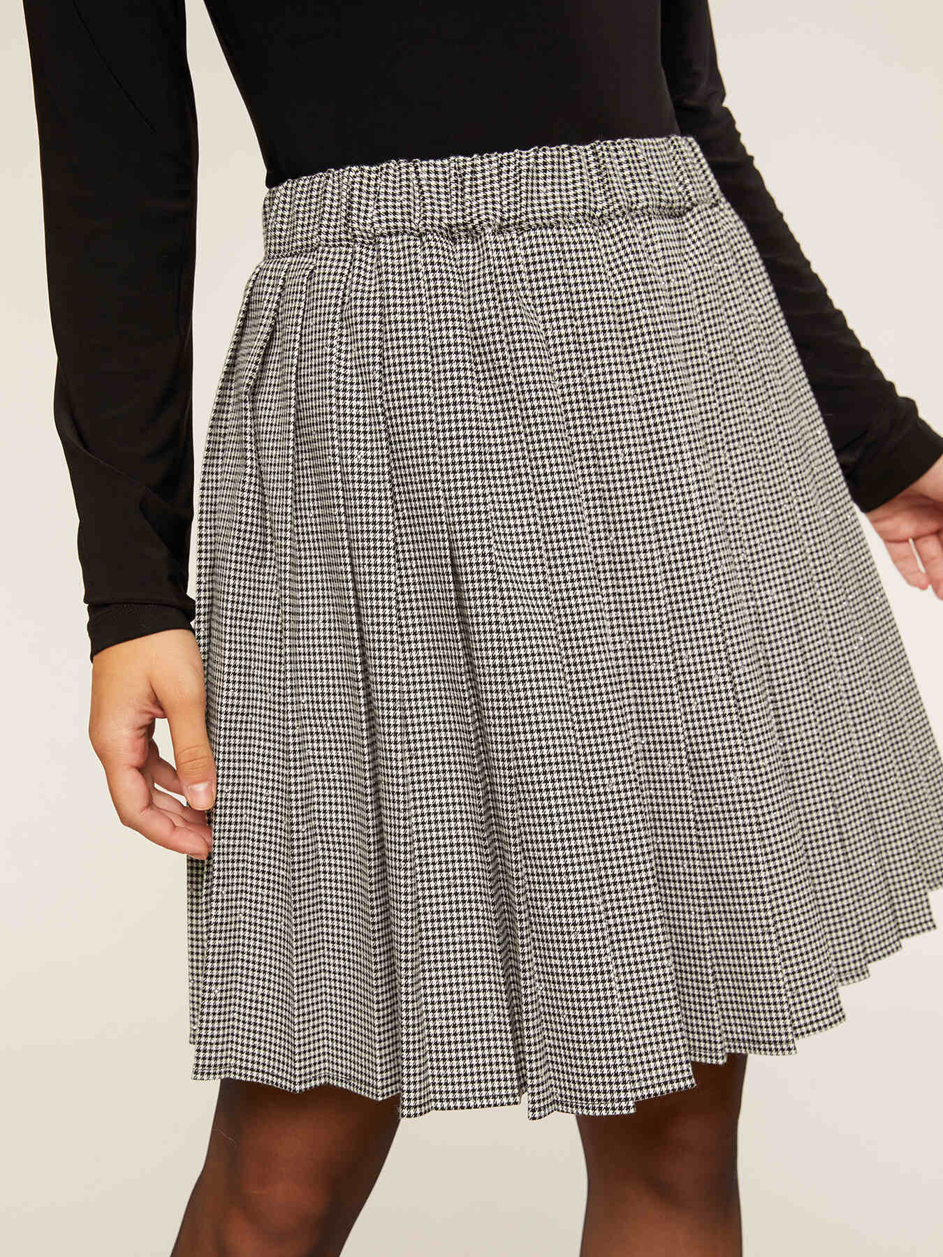 Jupe &agrave; plis imprim&eacute; pied de poule avec strass image number 2