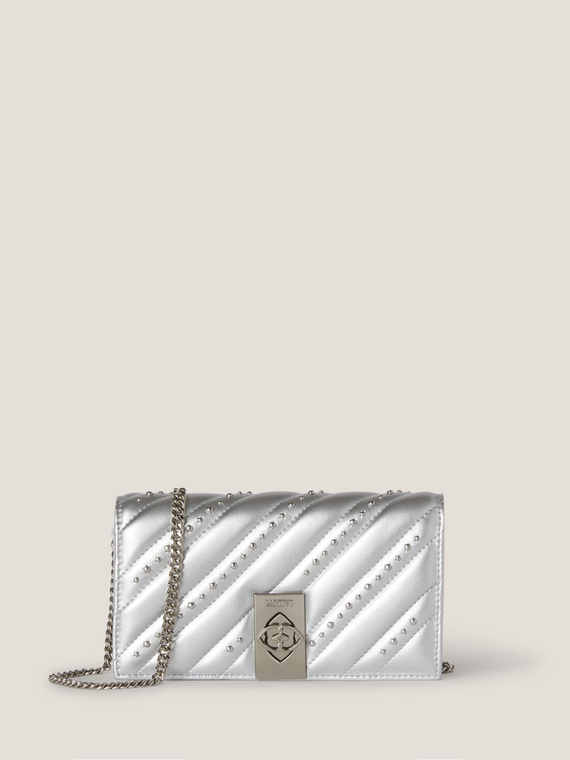 Wallet Bag en piel sintética con tachuelas