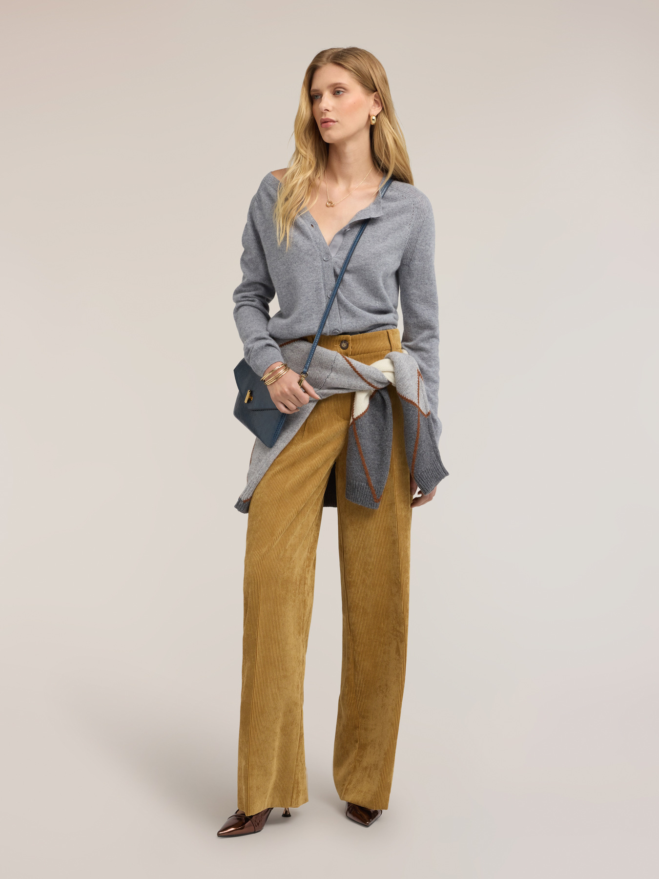 Cashmere cardigan image number 2