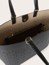 Shopping bag traforata con manici image number 3