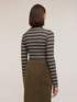 Jersey de cuello alto a rayas con decoraciones de broche image number 1