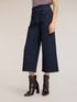 Jeans cropped wide leg con bottoni gioiello image number 2