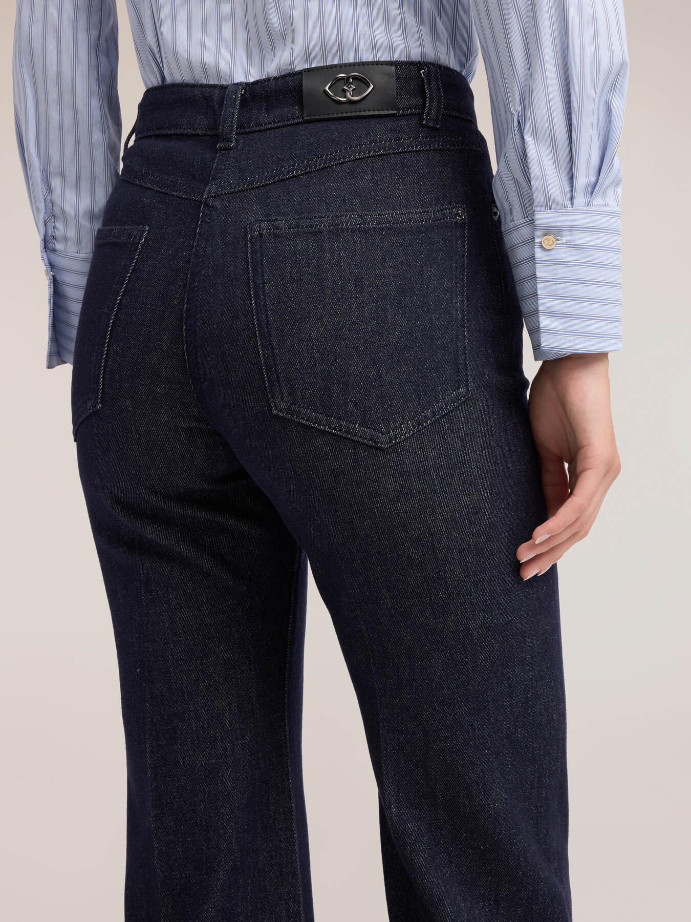 High-waisted flare jeans image number 3