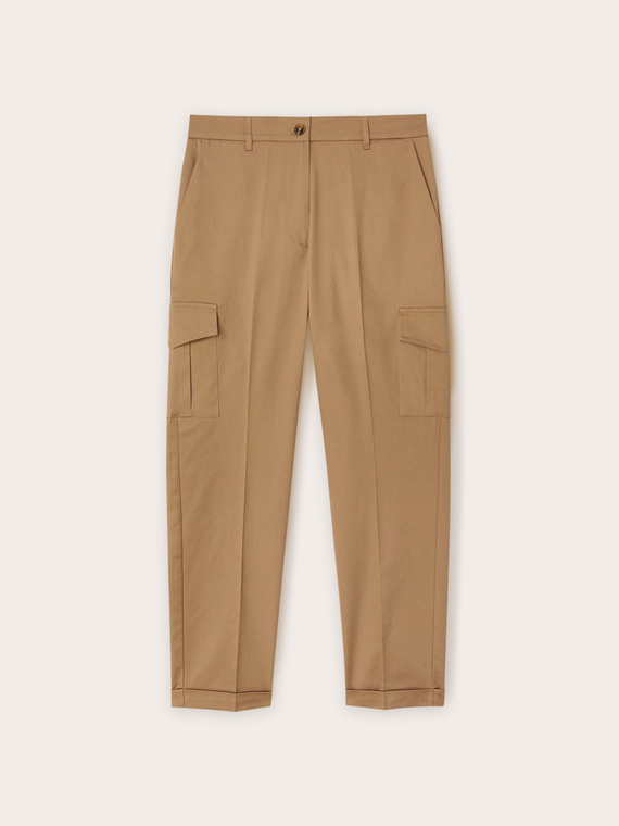 Cargo trousers with ironed crease