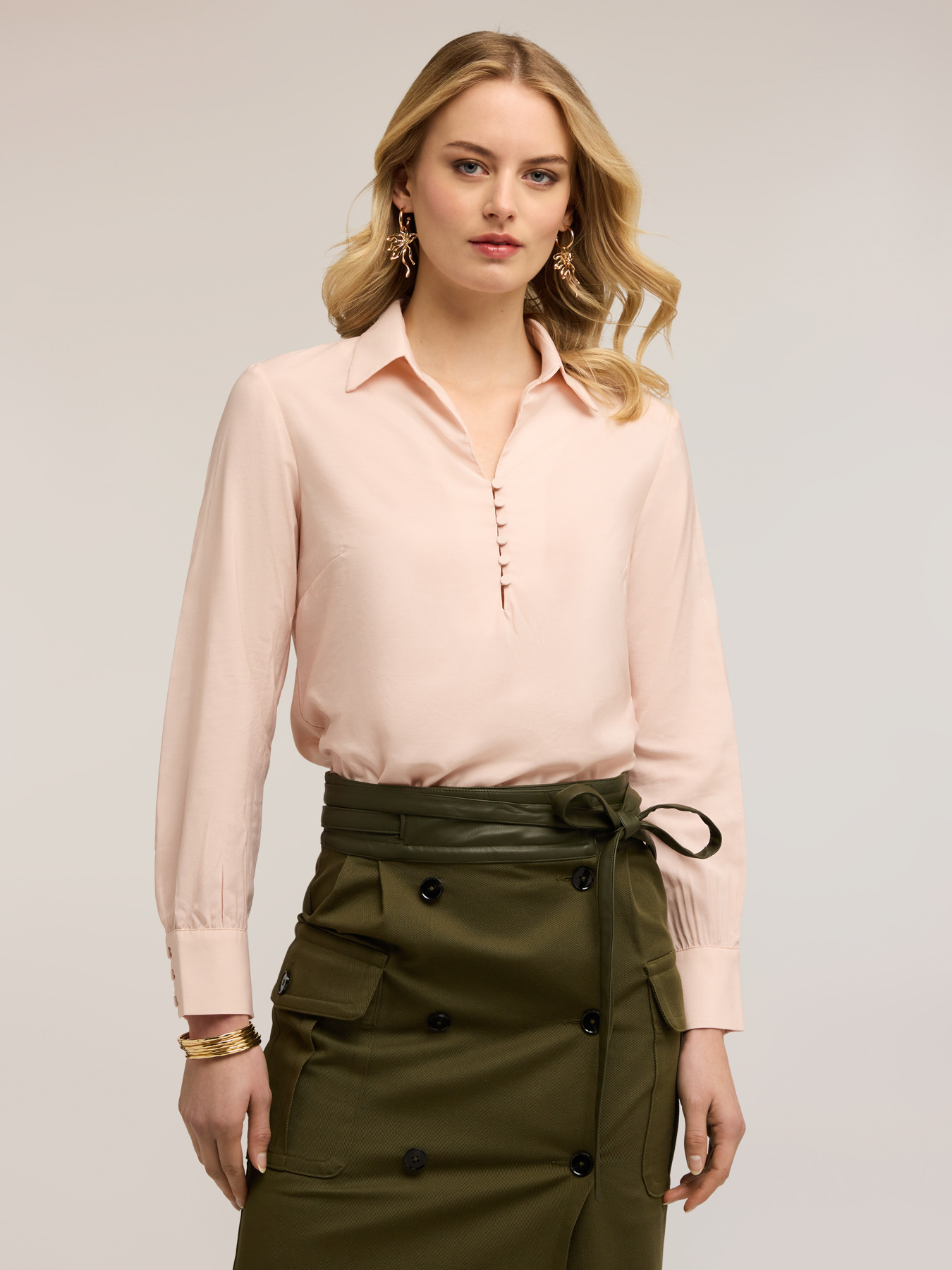 Blouse with satin collar image number 0