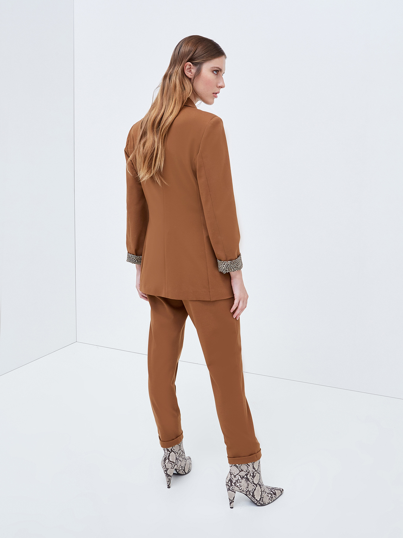 Joggers in punto roma image number 1