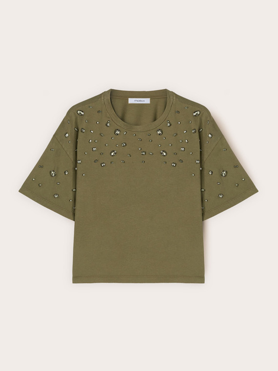 T-shirt with jewel stone appliqu&eacute;s
