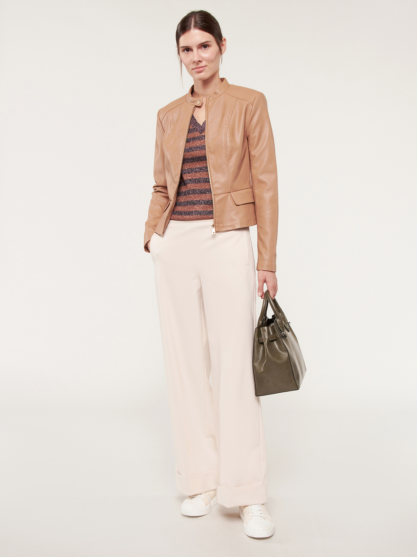 Giubbotto in similpelle con tagli shaping image number 0