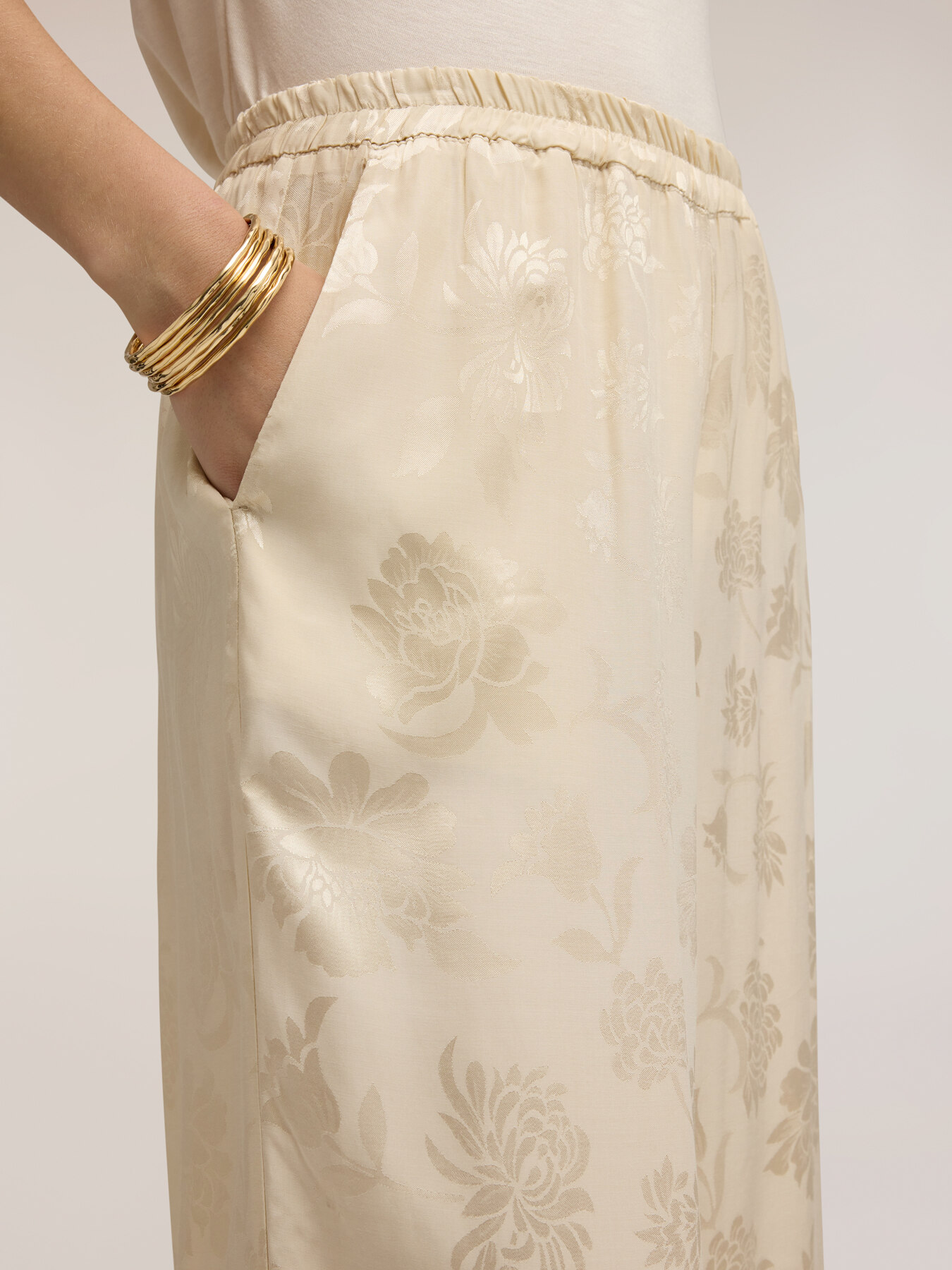 Palazzo pants in jacquard satin image number 3