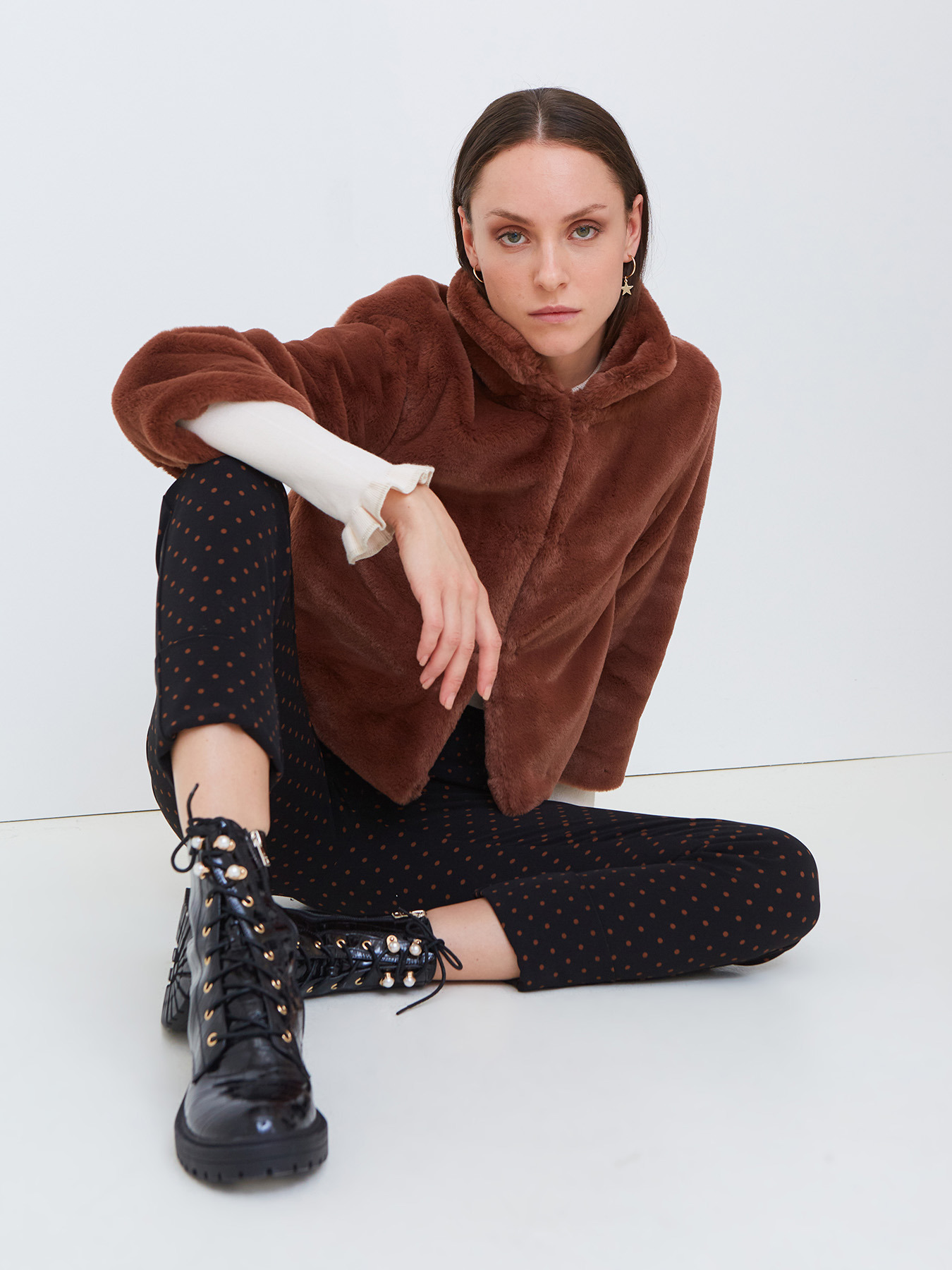 Cappotto corto in simil pelliccia image number 0