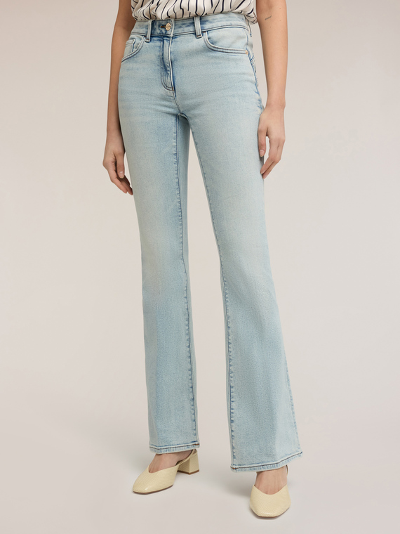 Jeans flare push-up a vita alta