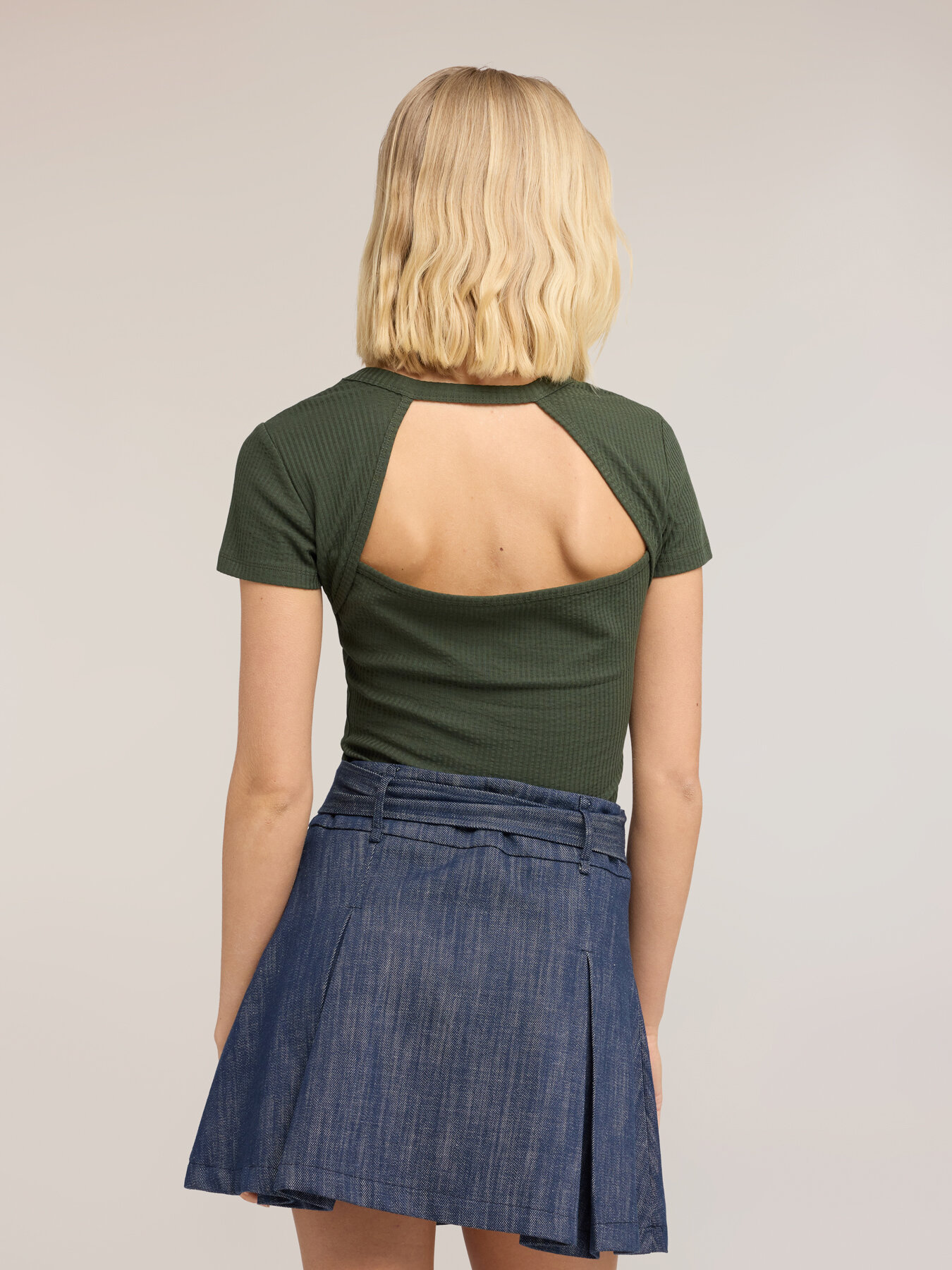 Ribbed jersey T-shirt with cut-out image number 1