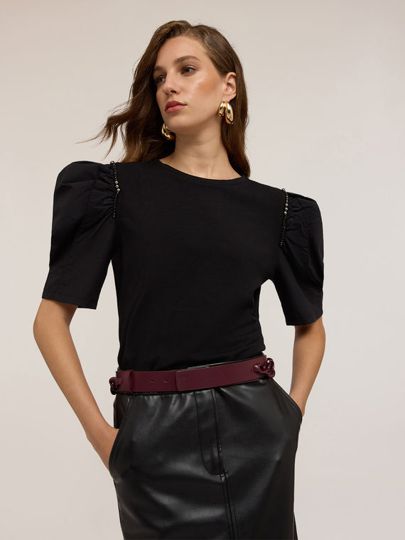 T-shirt avec manches bouffantes et pierres