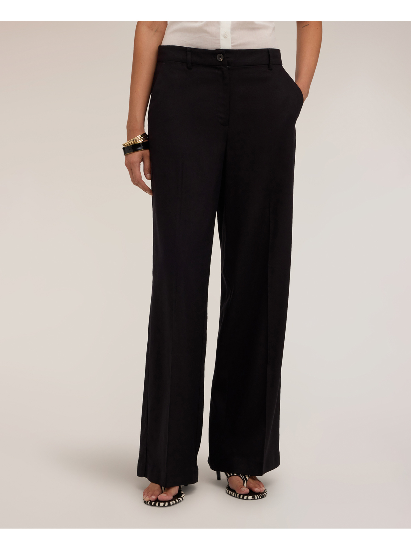 Wide-leg trousers with pressed crease in linen blend image number 2