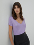 T-shirt laminata scollo a v image number 2