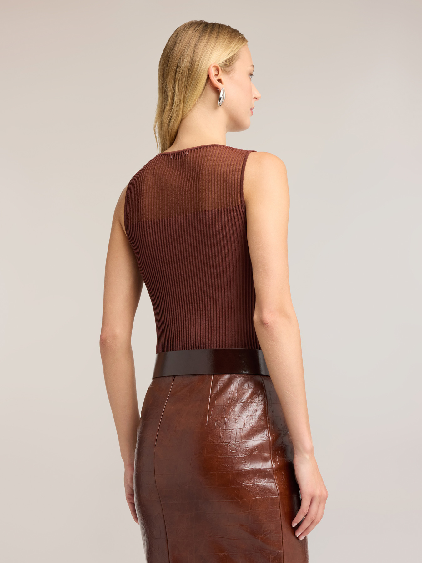 Feiner Rippstrick-Pullover mit transparentem Dekollet&eacute; image number 1
