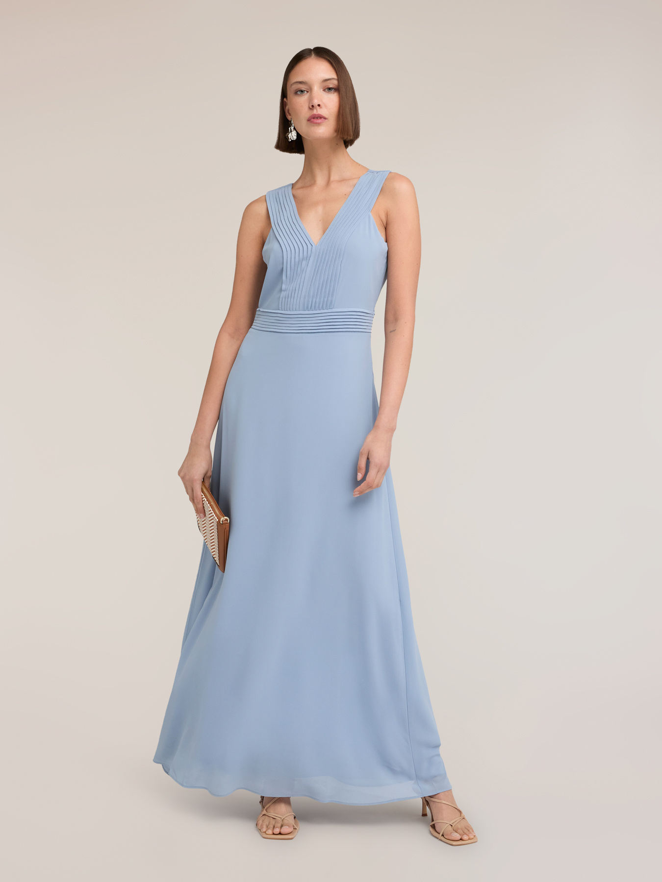 Long dress in georgette image number 0