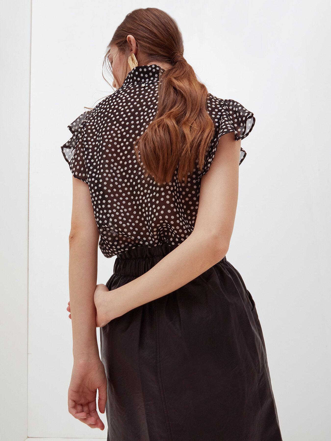 Blusa con fiocco a pois image number 1