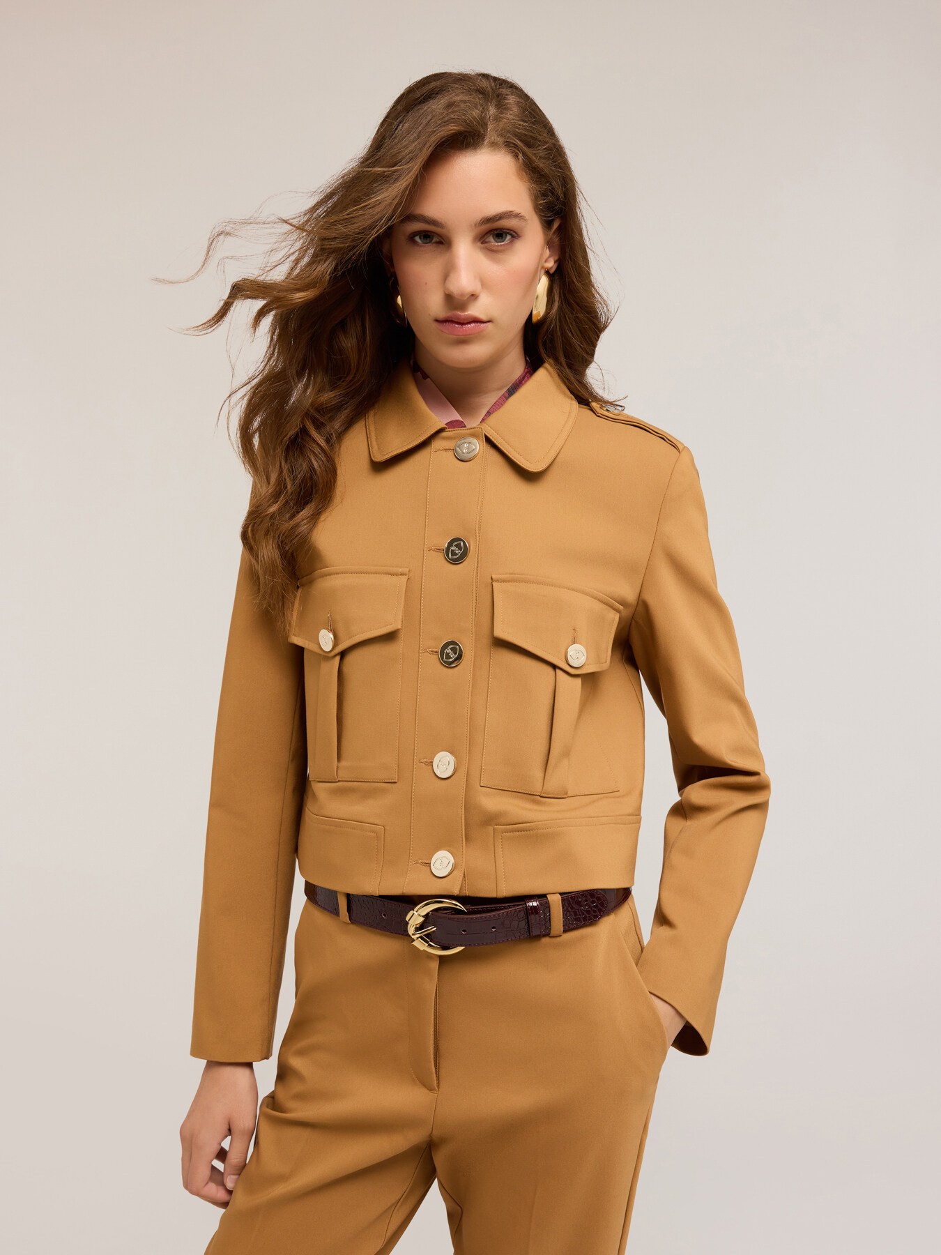 Cropped jacket with pockets image number 0