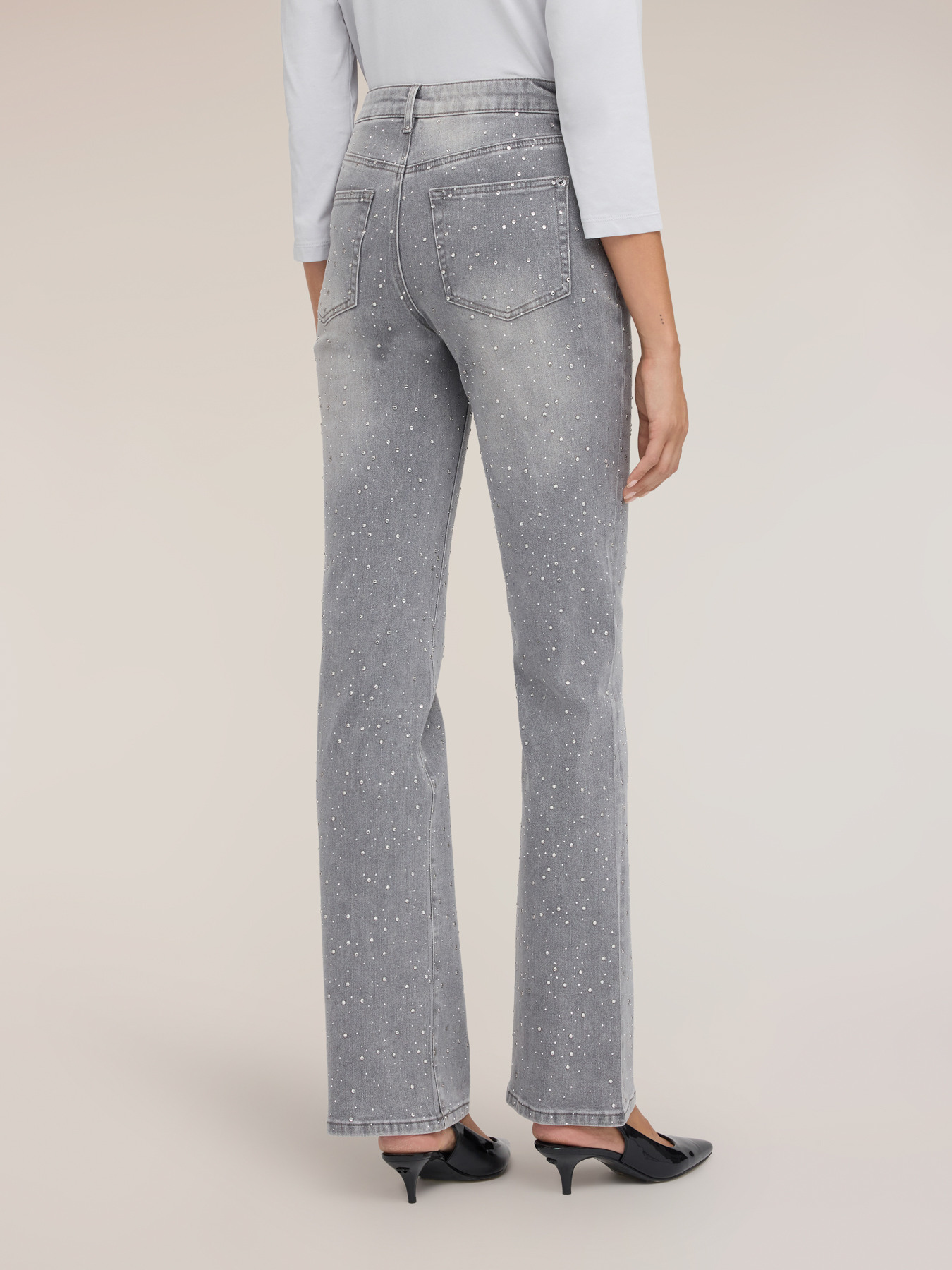 Weite Jeans mit Strass-Applikationen image number 1
