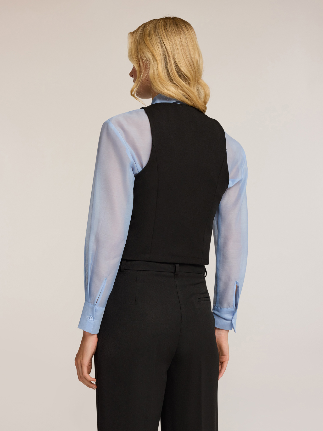 Gilet simple boutonnage image number 1