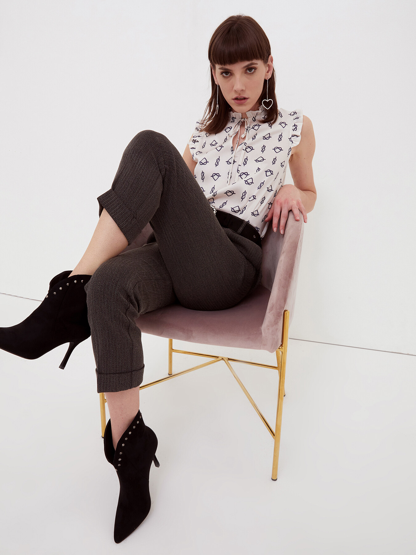 Karottenhose in Nadelstreifen-Optik image number 0