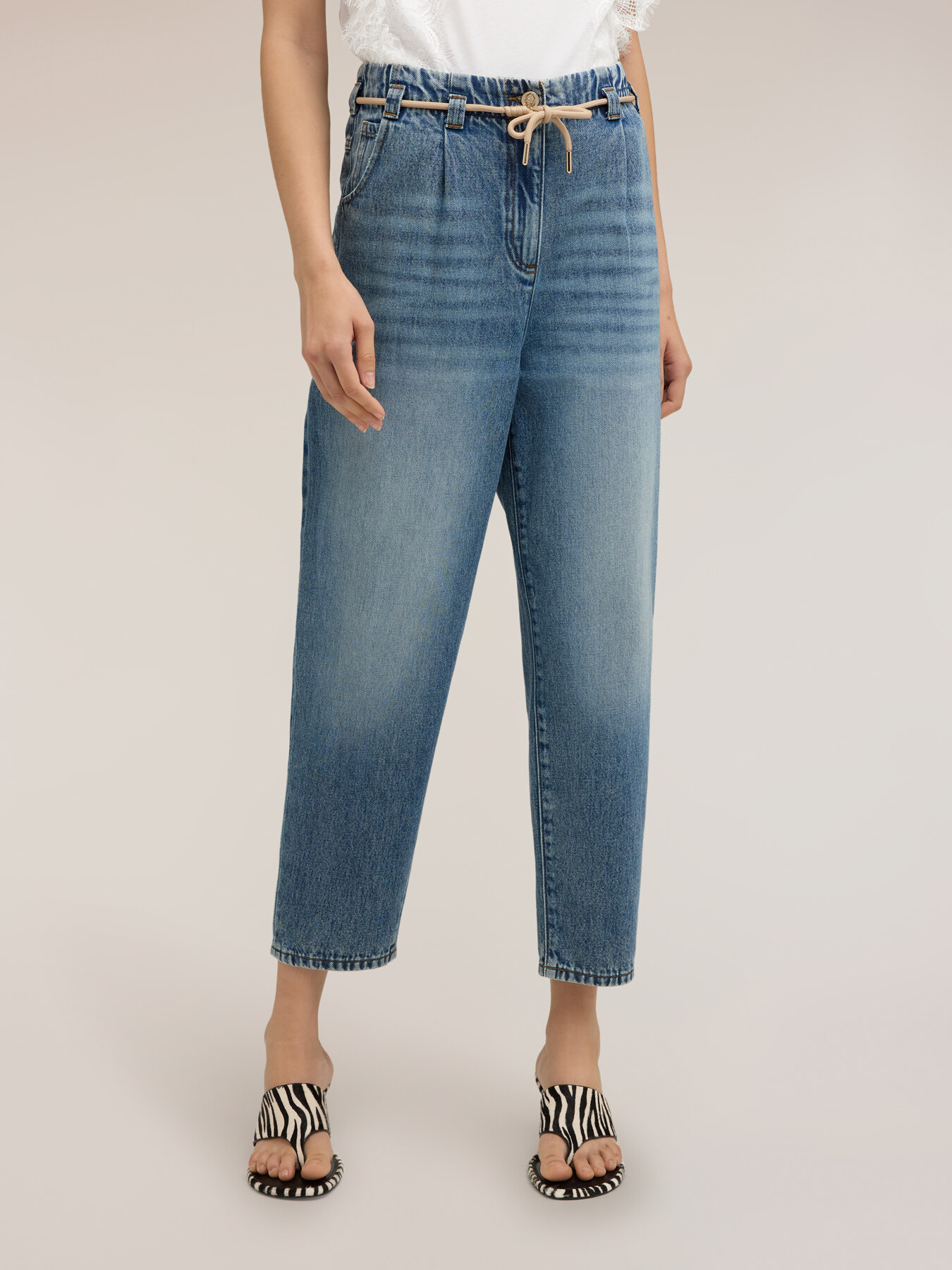 Jeans boyfriend con coulisse image number 2