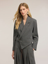 Blazer cropped de estampado de cuadros image number 0