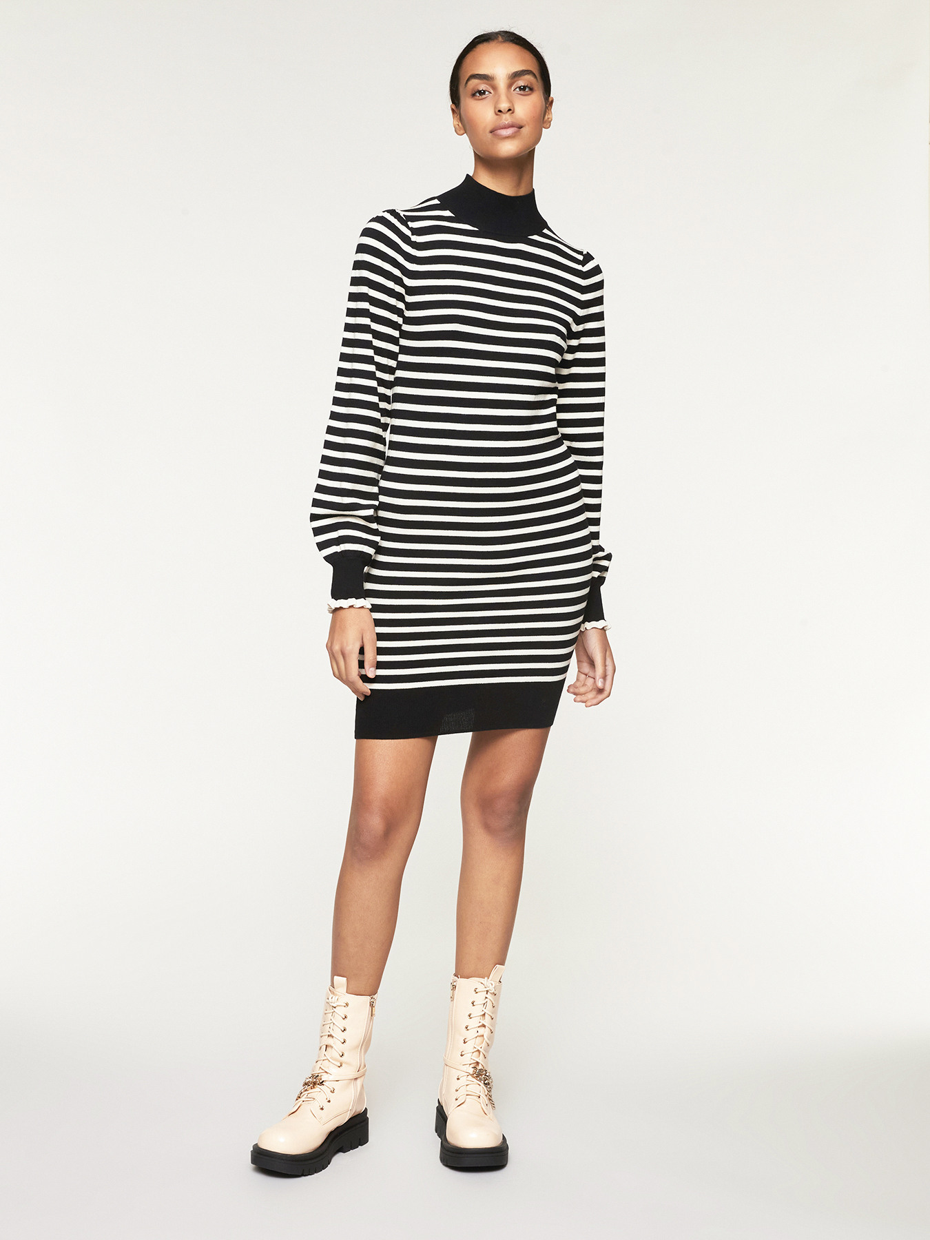Short striped knit dress image number 0