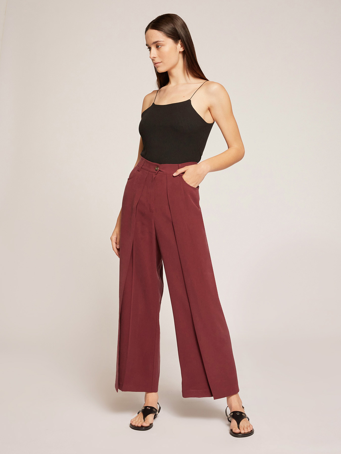 Pantaloni larghi con motivo pieghe - Motivi.com