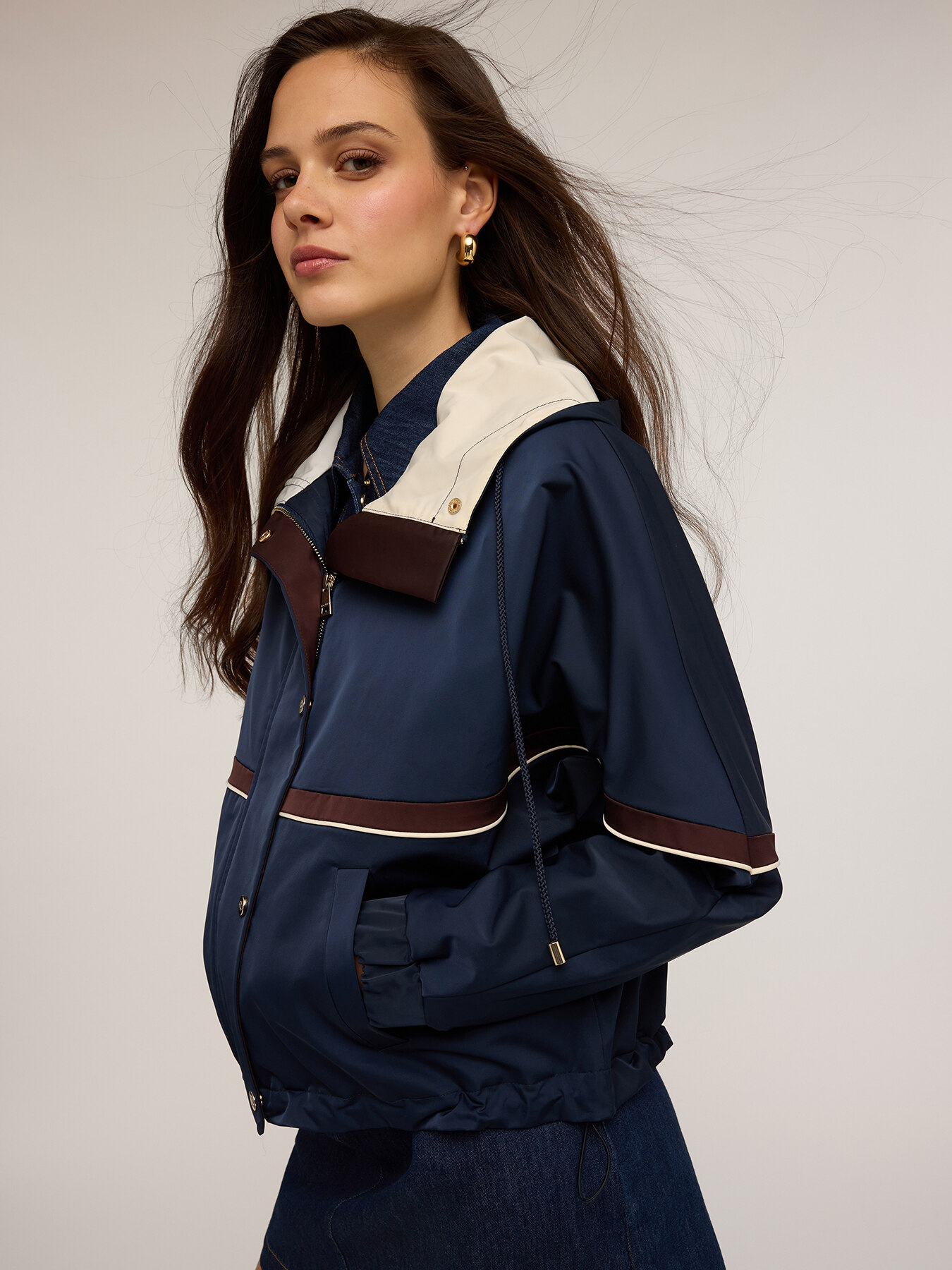 Nylon jacket with hood image number 3