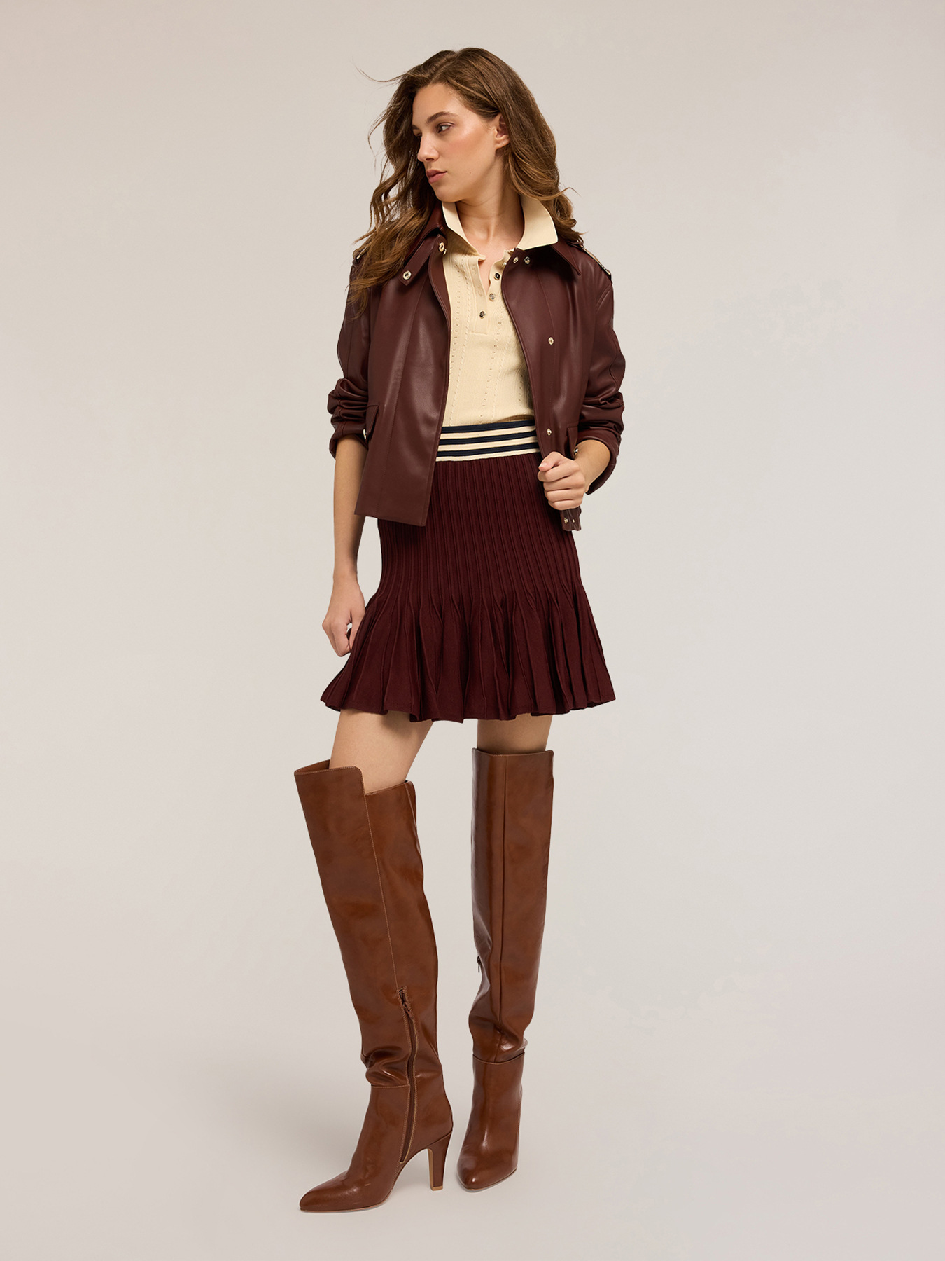 Jacket with buckles on the shoulders image number 2