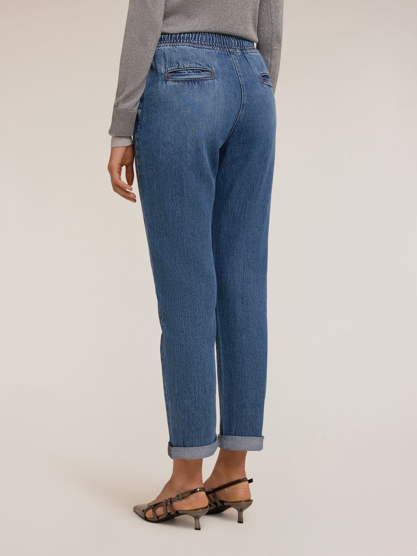 Slouchy jeans with lyocell blend image number 1