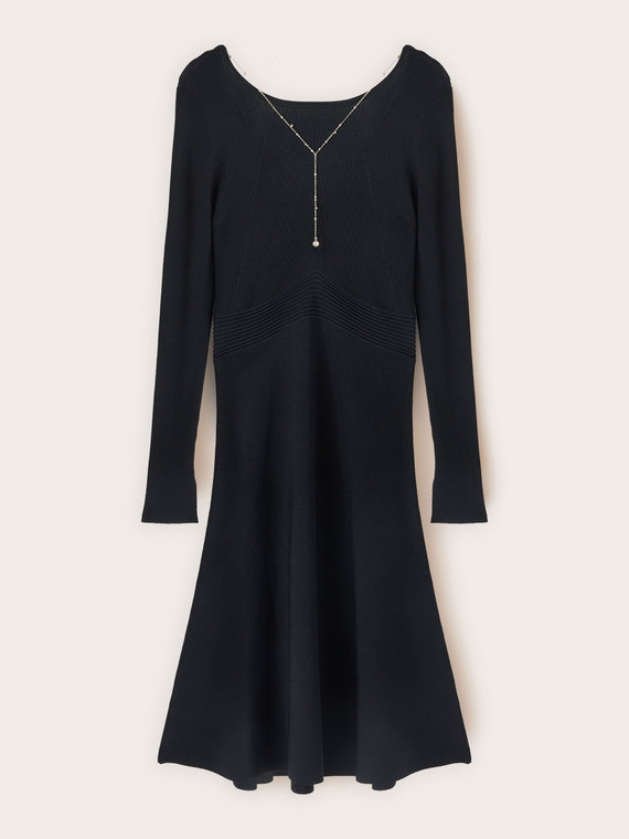 Flare ribbed knit dress with chain detail