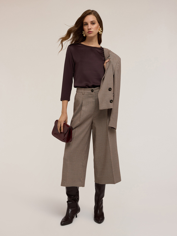 Camiseta b&aacute;sica de dos materiales