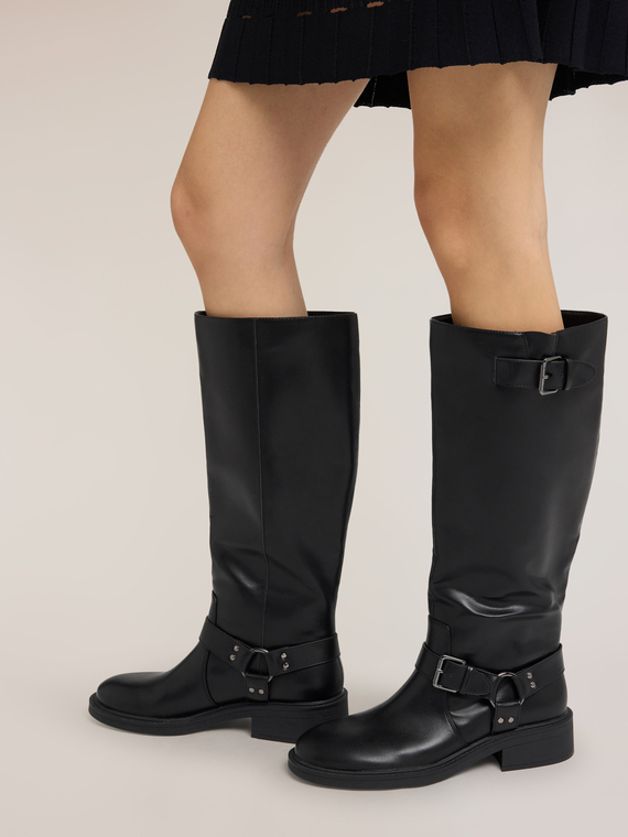 Biker boots with buckles
