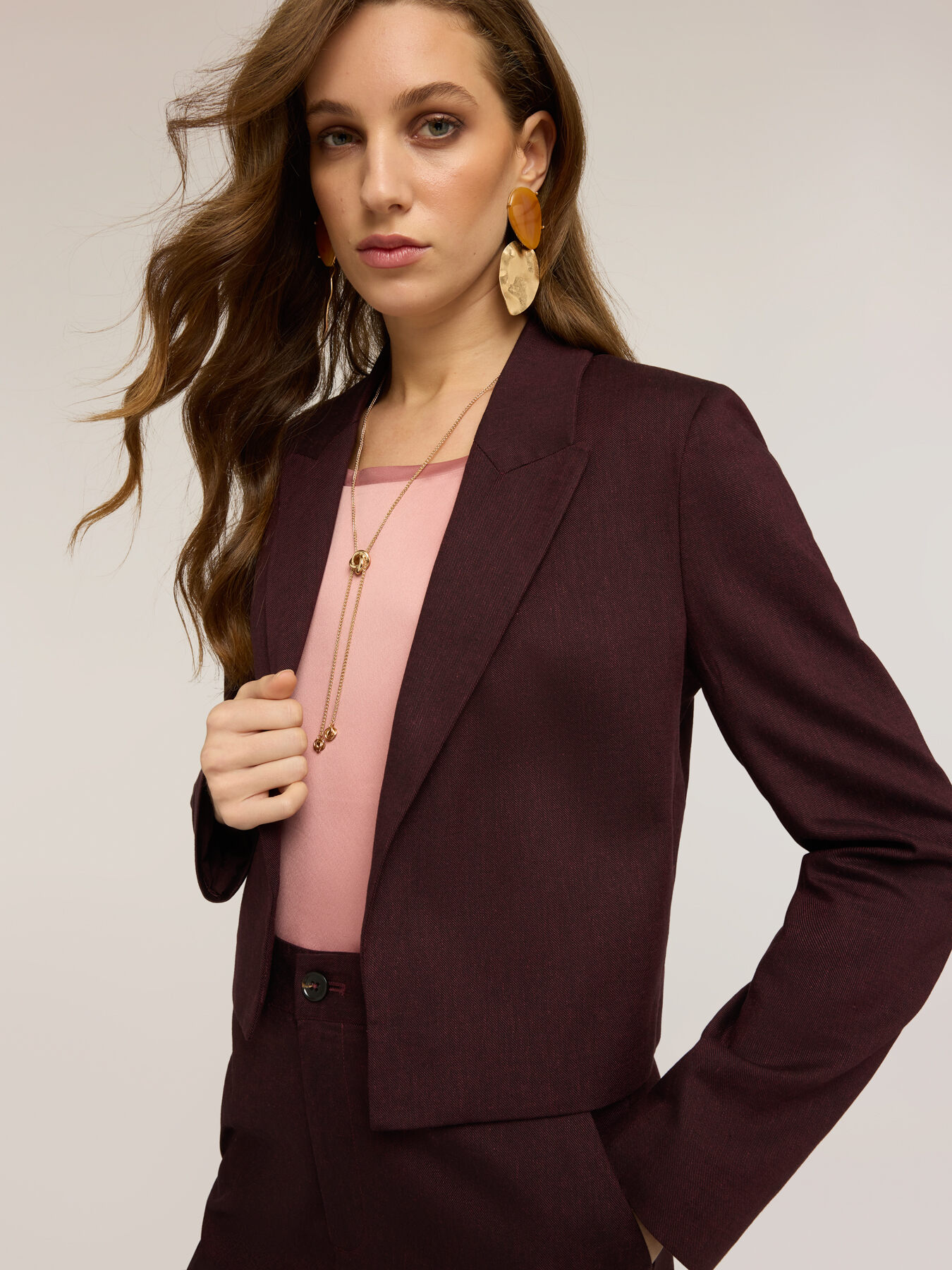 Short linen blend jacket image number 1