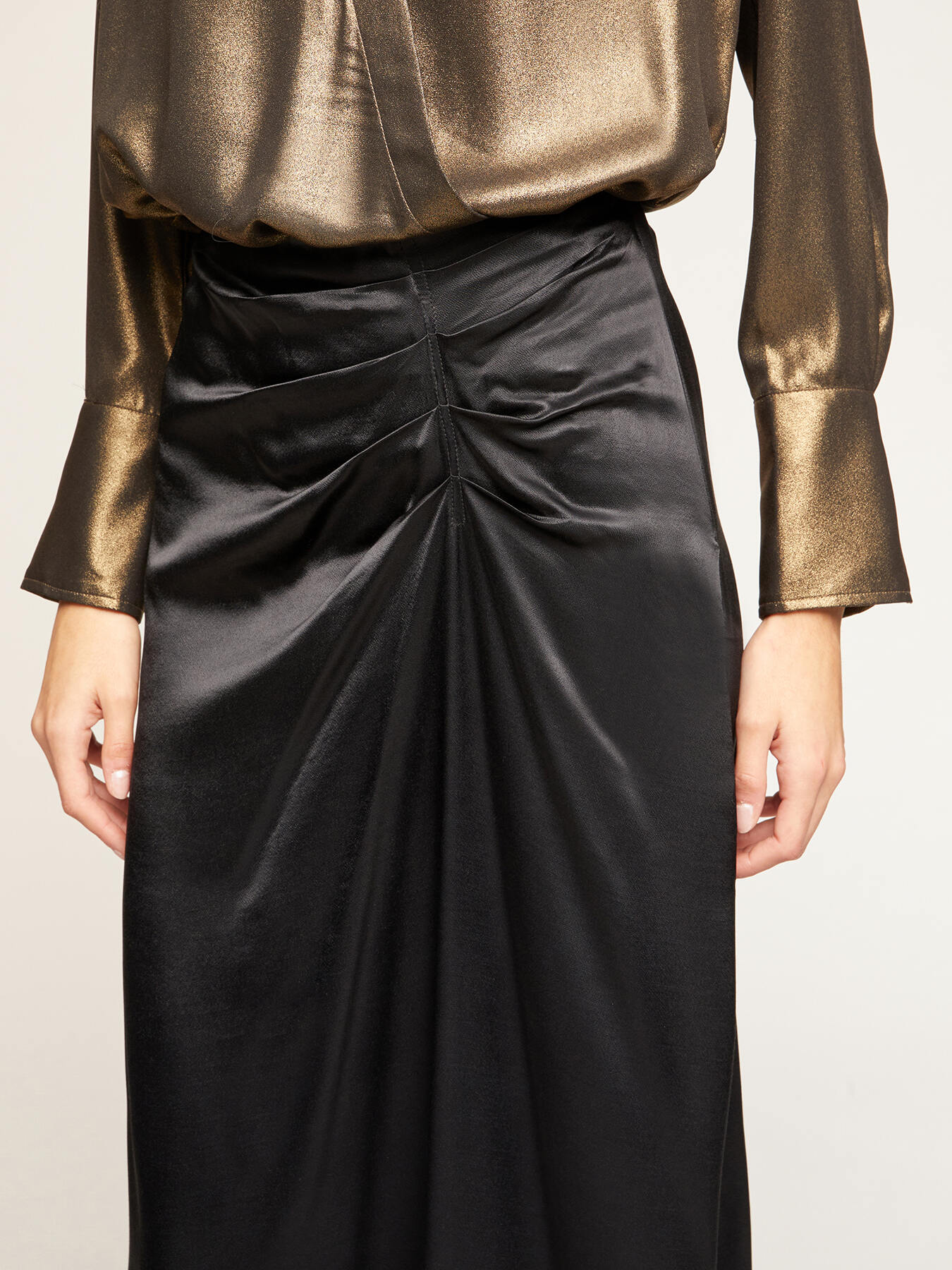 Falda longuette de raso con drapeado image number 2