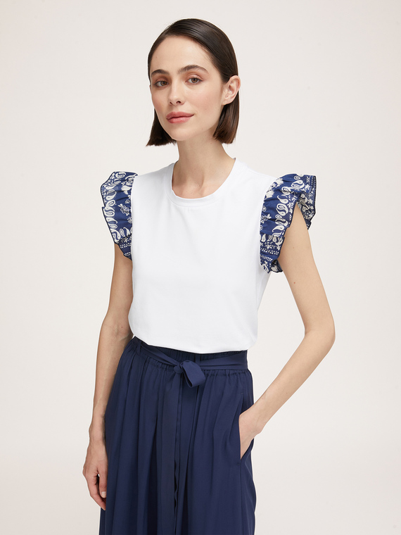 T-shirt with flounce sleeves and foulard print