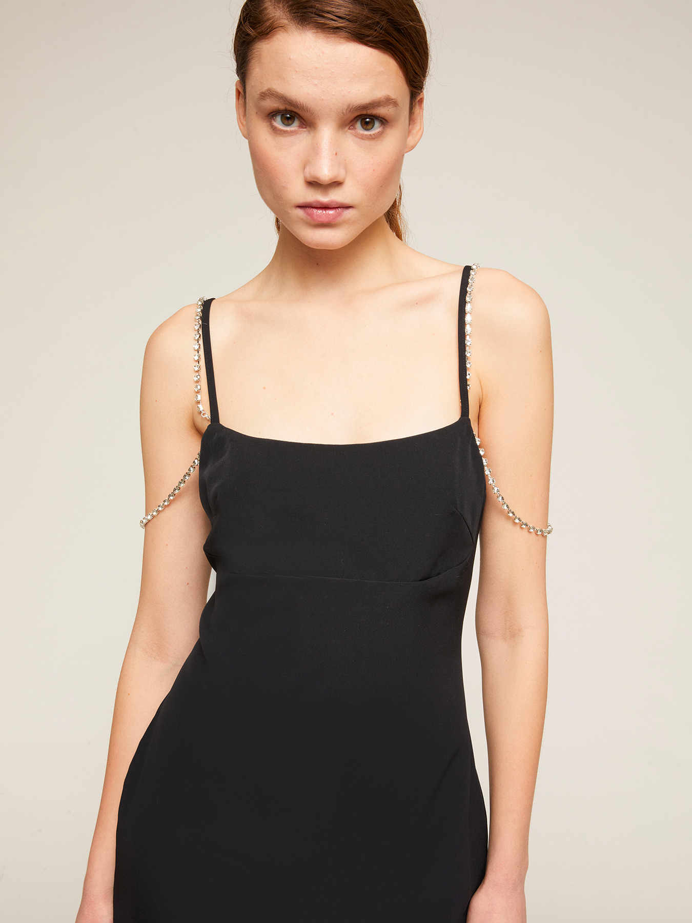 Minikleid mit Trägern aus Strass-Kettchen image number 3
