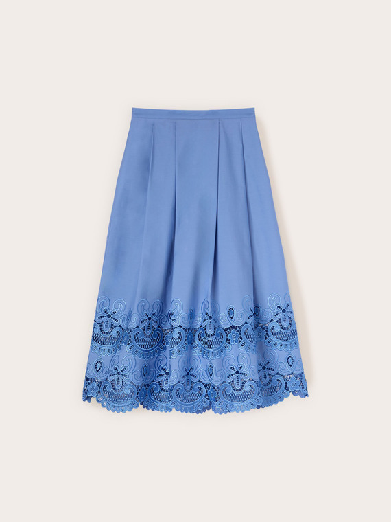 Pleated skirt with sangallo lace embroidery