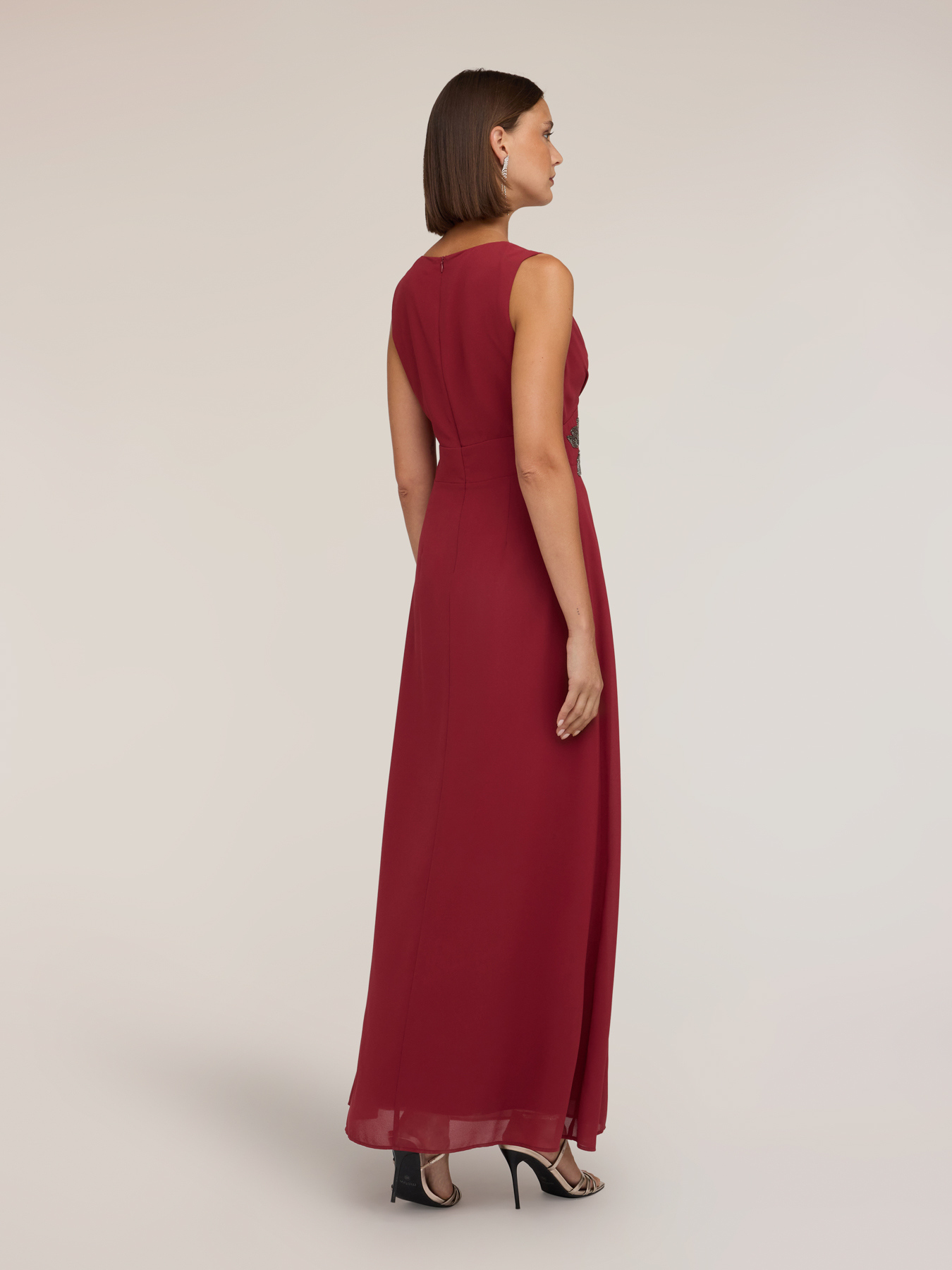 Elegant georgette dress with embroidery image number 1