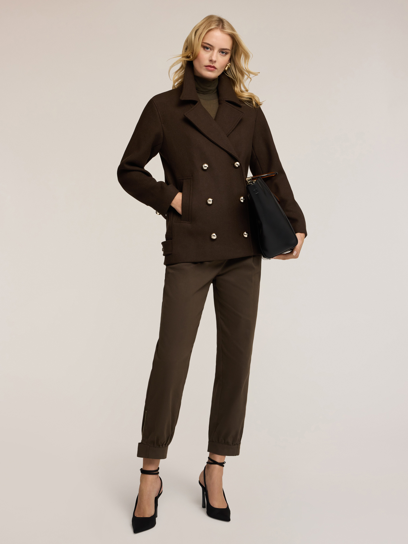 Cappotto doppiopetto in panno misto lana image number 3