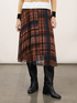 Falda plisada de georgette con estampado de cuadros image number 0