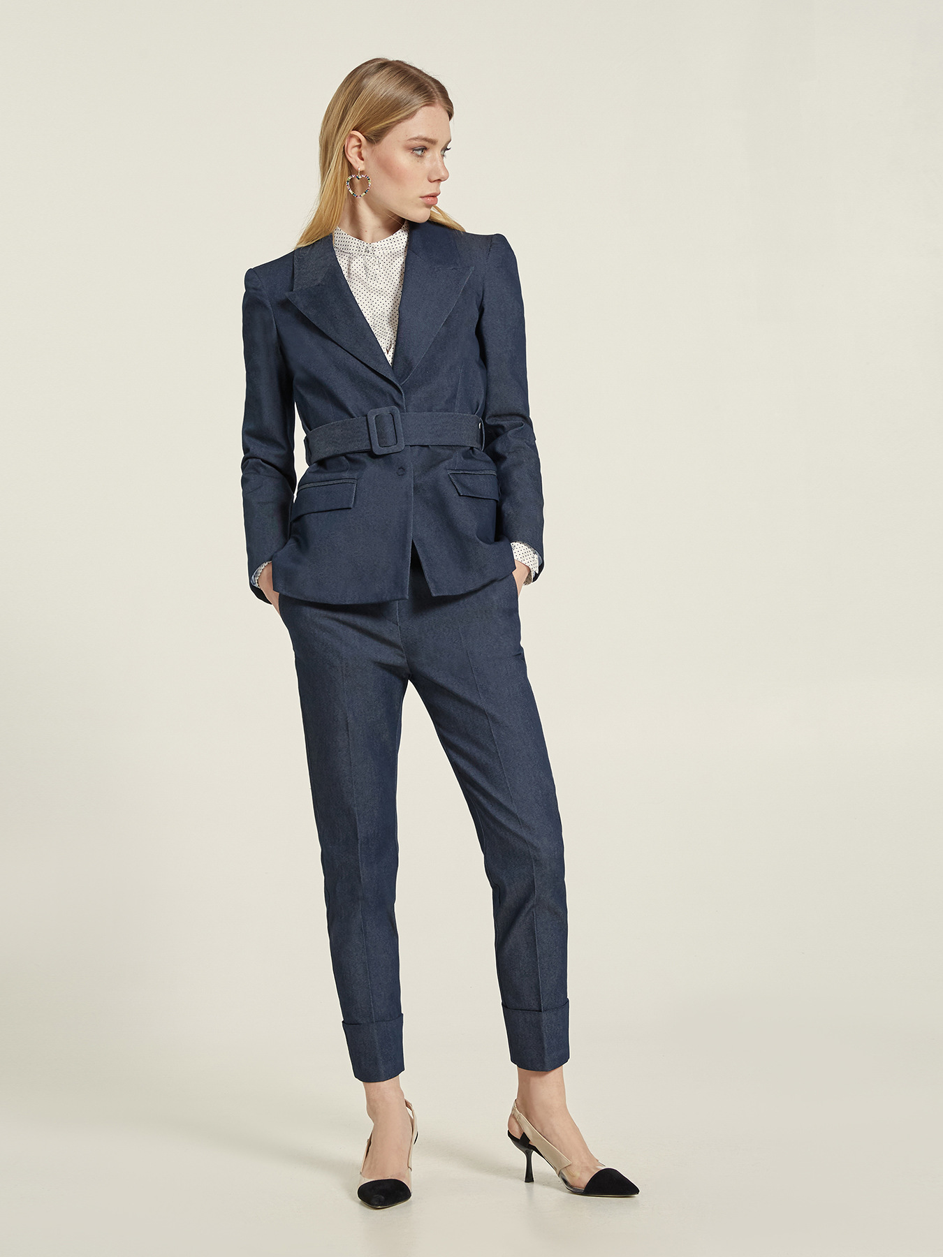 Blazer amplia con efecto de tela vaquera con cinturón image number 2