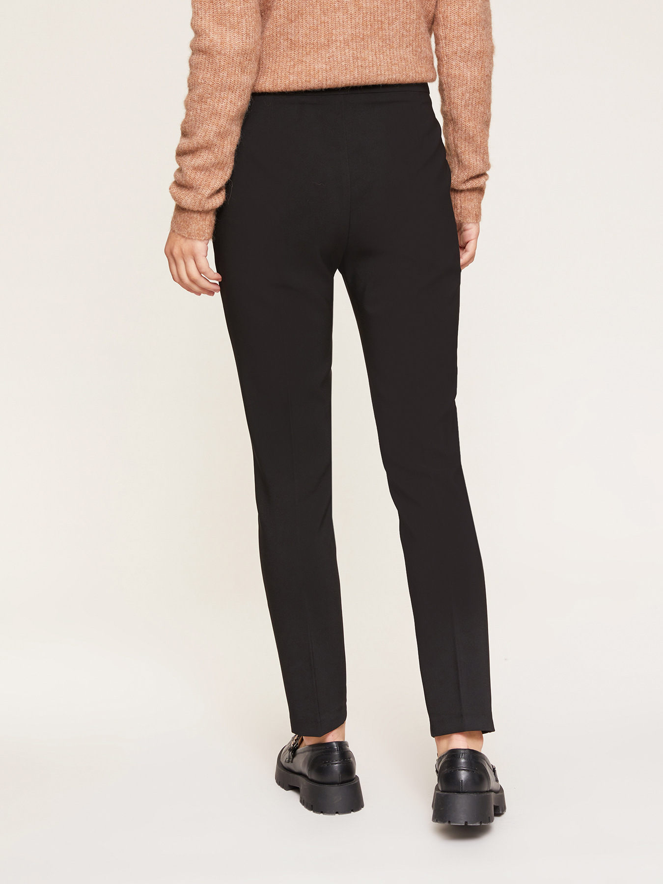 Elegant skinny trousers image number 1