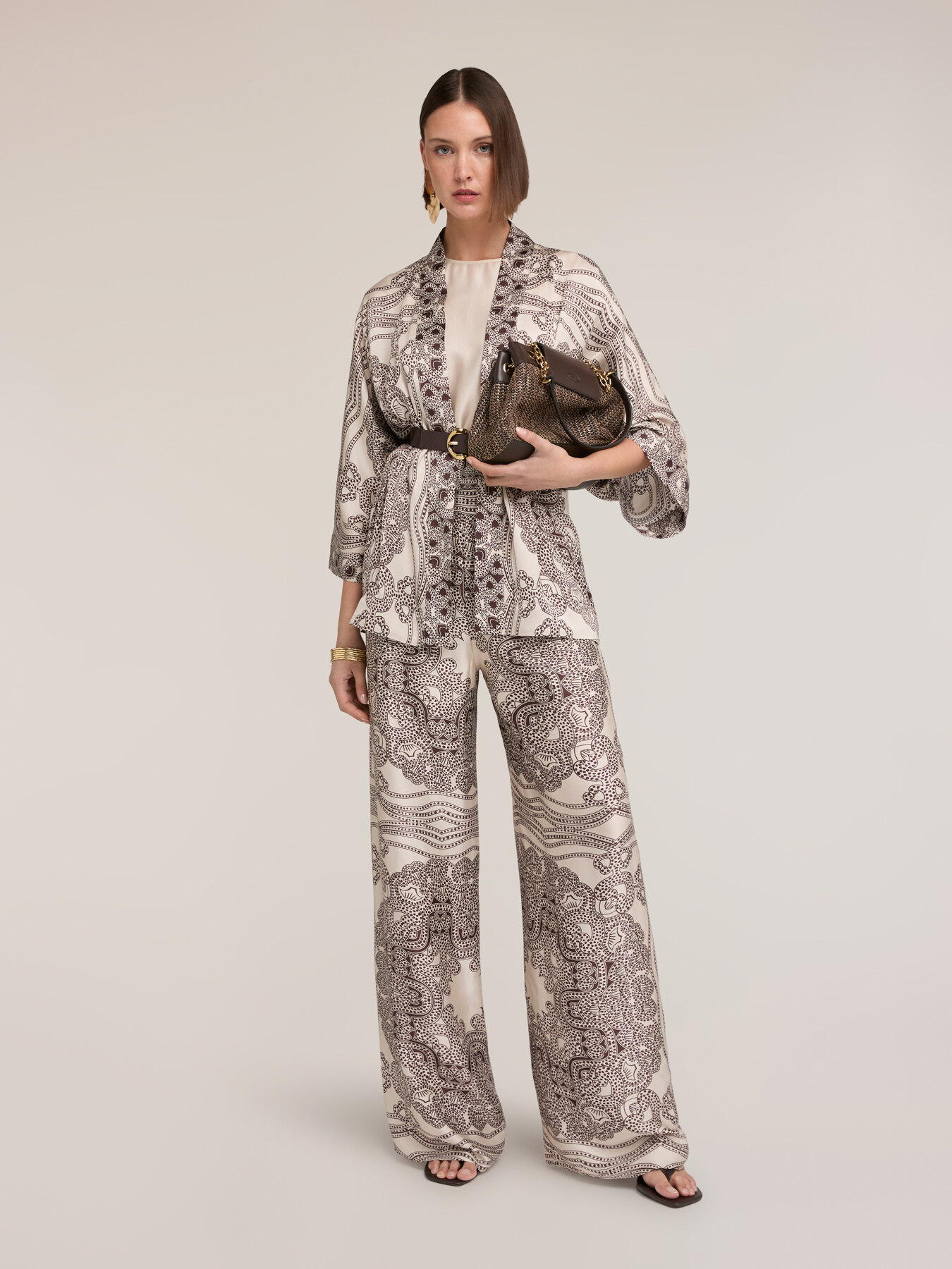 Satin kimono with print image number 3