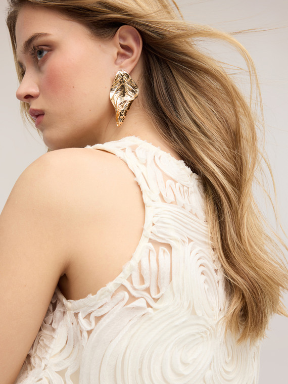 Top en tulle avec broderie tridimensionnelle