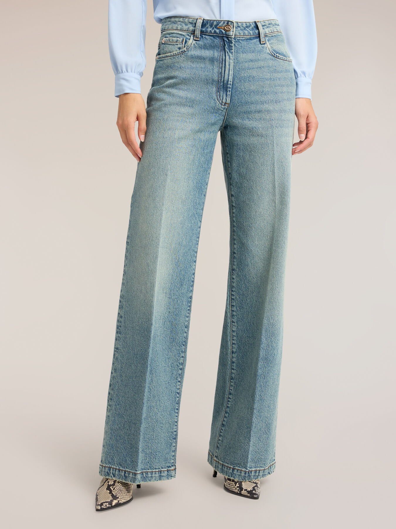 High-waisted wide jeans washed image number 2