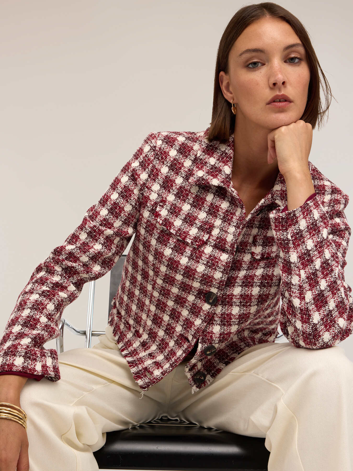Short Chanel jacket in structured tweed image number 3